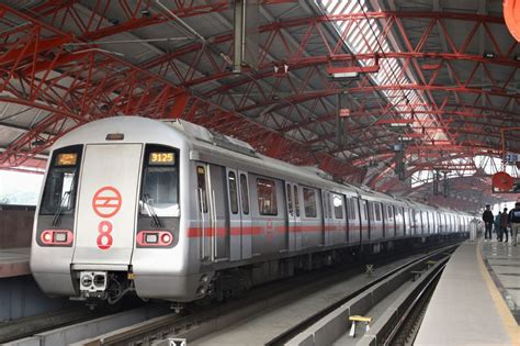 Delhi Metro Introduces First Set of 8-coach Trains on Red Line