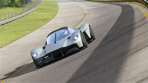 Aston Martin Valkyrie Top Speed 353 km/h at Monza Full Course - YouTube