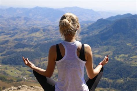 8 Common Meditation Myths: What’s the “Right” Way to Meditate? - About ...