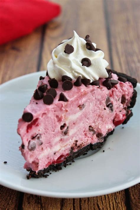 Easy and Delicious No-Bake Cherry Chocolate Chip Pie Recipe