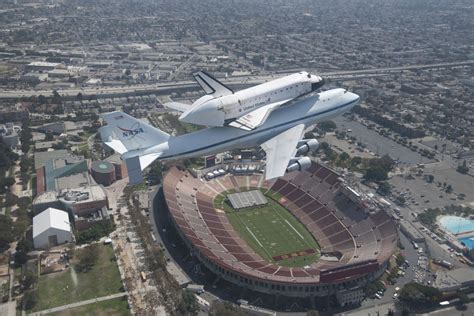 Shuttle Endeavour's Museum Trip Stars in L.A. Photo Exhibit | Space