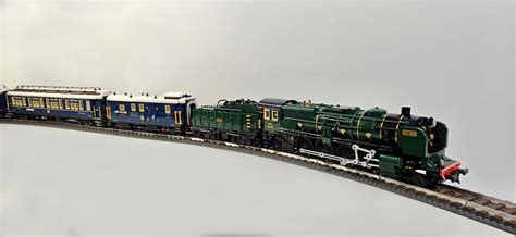 Orient Express | Orient Express train, powered by Lego train… | Flickr