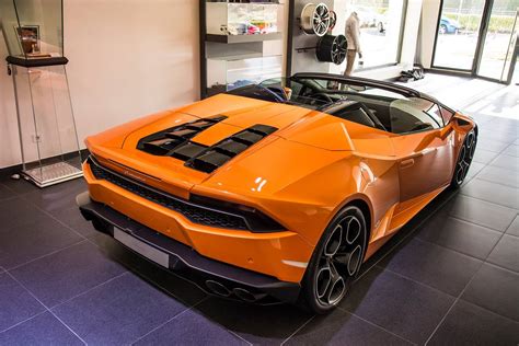 Orange Lamborghini Huracan Spyder Displayed in Madrid - GTspirit