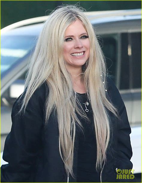 Avril Lavigne is All Smiles After Grabbing Lunch with Friends: Photo ...