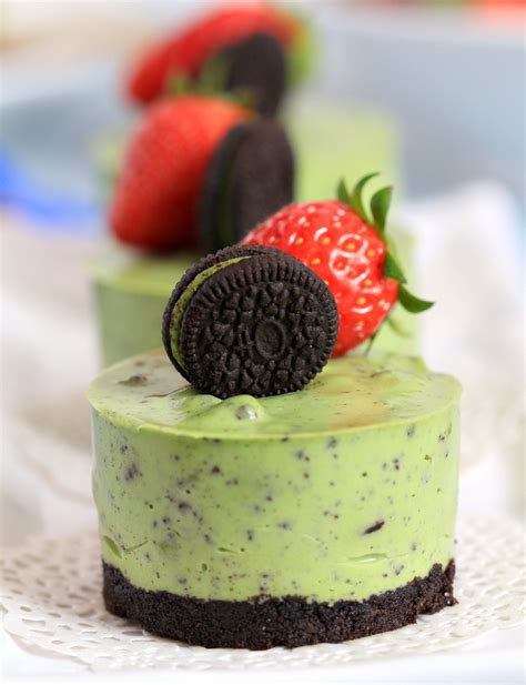 my bare cupboard: No-bake matcha Oreo mini cheesecakes