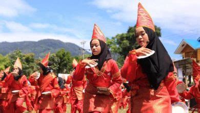 Sejarah, Gerakan dan Makna Tari Piring: Lengkap dengan Keunikannya ...