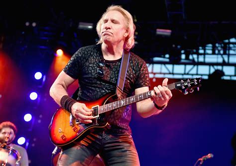 Eagles' Joe Walsh balks after concert's real deal revealed - CBS News