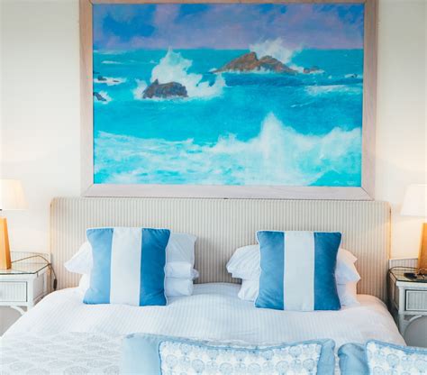 4 Fantastic Beach-Themed Bedroom Decor Ideas for Your Summer Bedroom