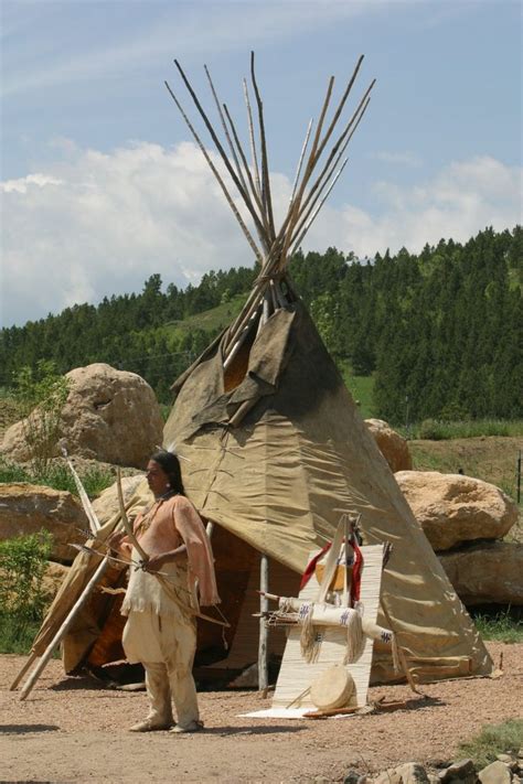 Tipi of the Lakota Sioux of Western South Dakota | Native american life ...