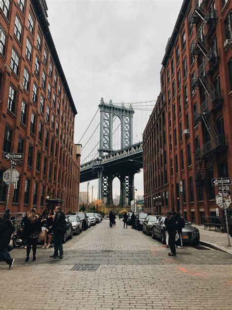 Download Captivating View Of The Brooklyn Bridge At Sunset Wallpaper ...