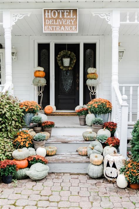 Easy Outdoor Fall Decor Inspiration - Angie Holden The Country Chic Cottage