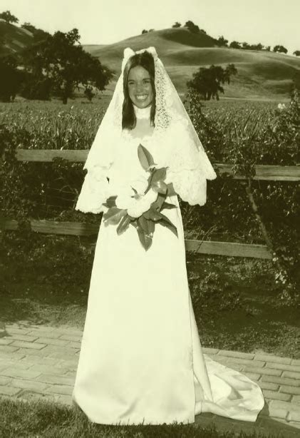 Edie Sedgwick on her wedding day, 1971. | Edie sedgwick, Dance it out, Edie