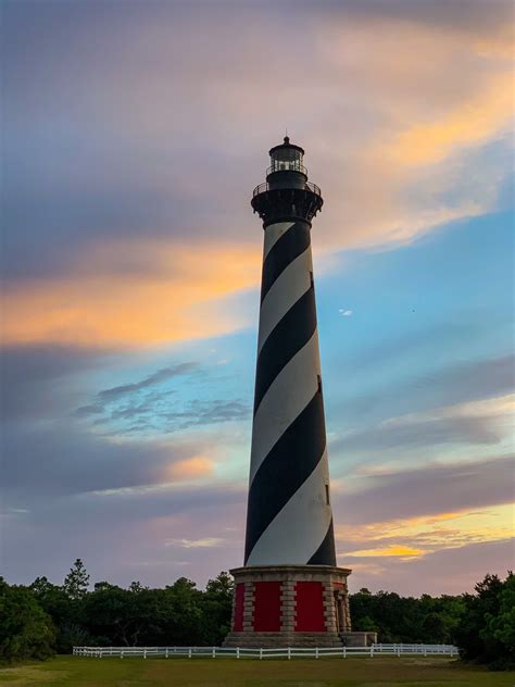 5 BEAUTIFUL Outer Banks Lighthouses To See