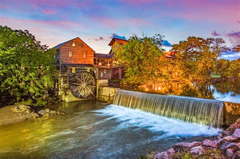 11 Most Picturesque Towns in Tennessee - Head Out of Nashville on a ...