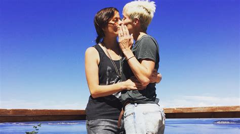 U.S. soccer star Megan Rapinoe engaged to girlfriend - Outsports