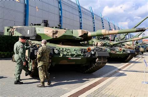 MSPO 2020: Polish army unveils Leopard 2PL tank MBT modernized version ...