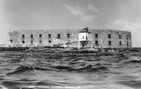 Fort Popham Lighthouse, Maine at Lighthousefriends.com