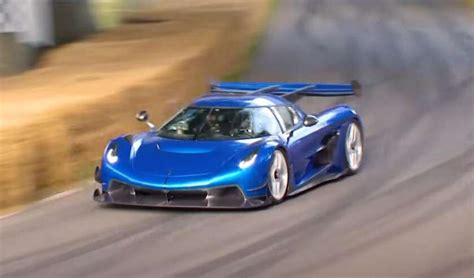 Koenigsegg Jesko Attack(s) the Goodwood hill climb course - The ...