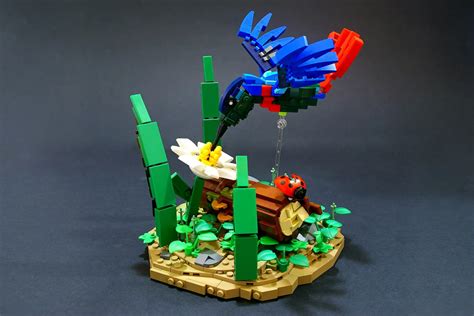 LEGO IDEAS - Hummingbird Sculpture