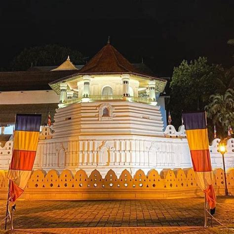 Temple of Tooth - Kandy - Airlines Crew Tours