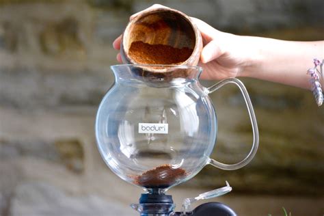 How To Brew Coffee Using A Vacuum Siphon Coffee Maker: Recipe Included ...