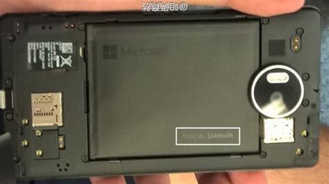 Lumia 950 XL removable battery shown in new leaked image ...