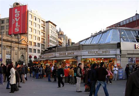 Istanbul Hotel Rock: Taksim Square