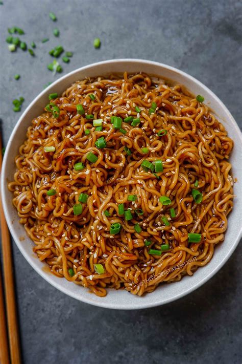 Easy Saucy Ramen Noodles (Vegan Recipe)