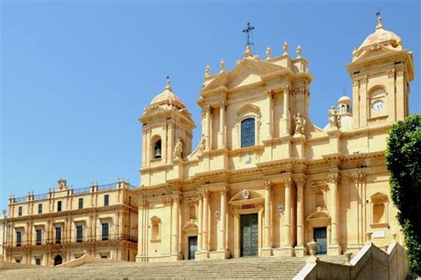 Noto Valley Wine Route - Delicious Italy