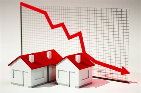 Global Economic Uncertainty Drives Down Mortgage Rates