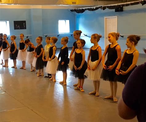 Swan Lake Summer Intensive (Ages 7-9) - Charlottesville Ballet