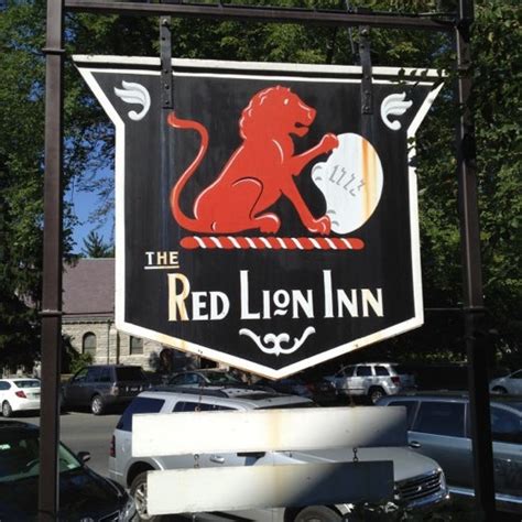 Red Lion Inn - 30 Main St