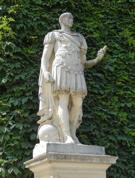 Photos of Julius Caesar statue in Jardin des Tuileries - Page 691