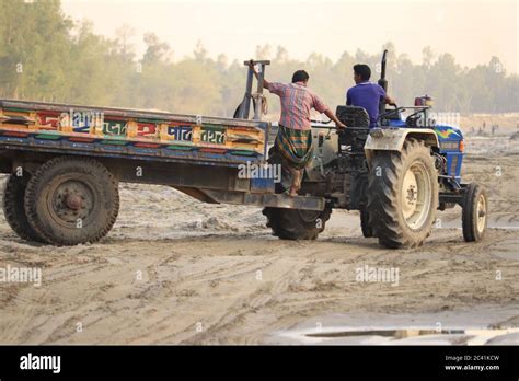 Rc tractor trolley price hi-res stock photography and images - Alamy