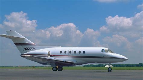 Quick Look: Hawker 800 series - AOPA