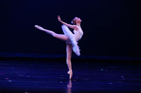 File:Ballet-Ballerina-1853.jpg - Wikimedia Commons