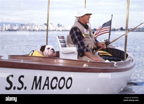 MR MAGOO -1997 LESLIE NIELSEN Stock Photo - Alamy