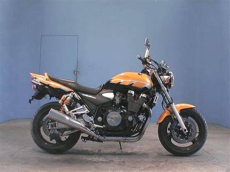 2002 Yamaha XJR1300 specs