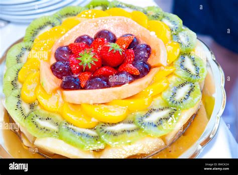 Fruit torte hi-res stock photography and images - Alamy