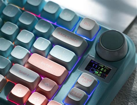 This mechanical keyboard comes with a personalized display | Cult of Mac