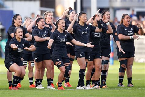 New Zealand beat England to win women's Rugby World Cup