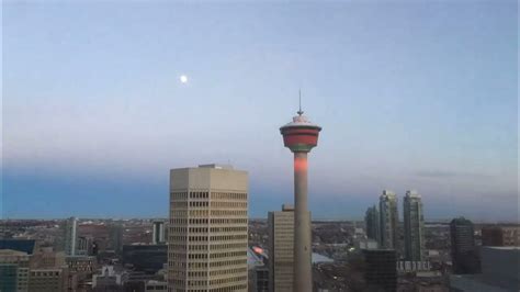 Moonrise and Belt of Venus over Calgary, Dec. 19, 2018 - YouTube