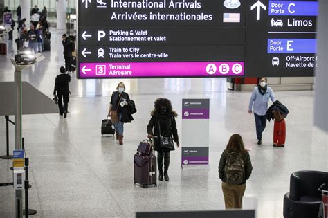 Toronto Pearson Airport Security Line Booking Should Ease Holiday ...