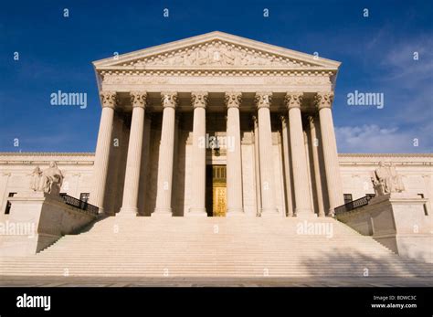 United states supreme court building hi-res stock photography and ...