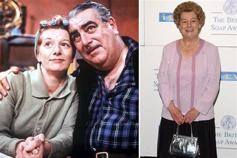 Coronation Street stars and fans remember Hilda Ogden actress Jean ...