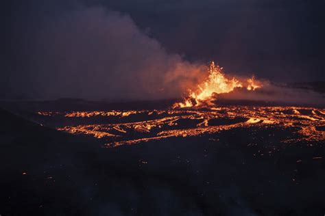 Iceland warns tourists to stay away from volcano erupting with lava and ...