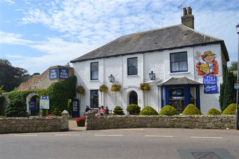 Entrance to the Model Village Godshill Model Village, Bridgwater, Cowes ...