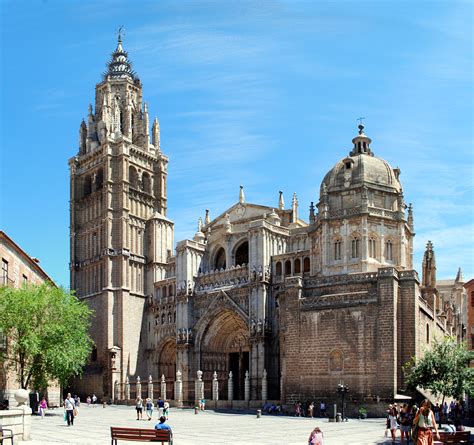 File:Toledo Cathedral, from Plaza del Ayuntamiento.jpg - Wikipedia