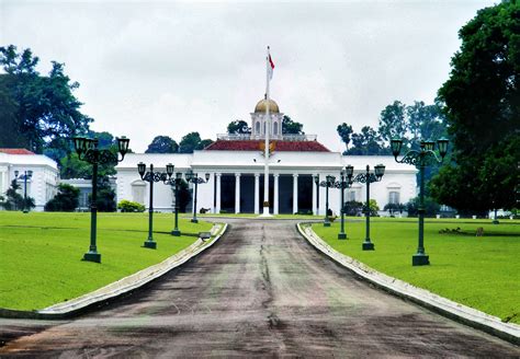 Manusia Pejalan Kaki: Istana Bogor