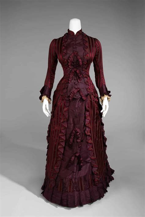 Victorian Women's Fashion | Definitive Guide - Odyssey Traveller